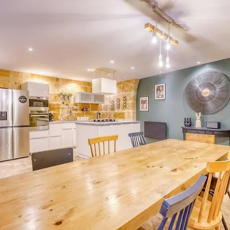 Loft D'exception Dans Un Ancien Chai Avec Parking Et Terrasse - Coeur De Apartmán Bordeaux