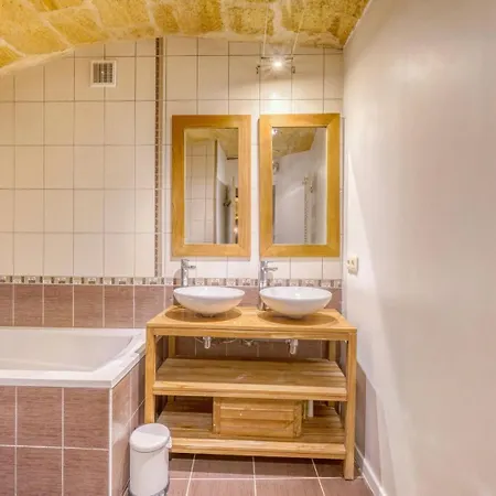 Apartment Loft D'exception Dans Un Ancien Chai Avec Parking Et Terrasse - Coeur De