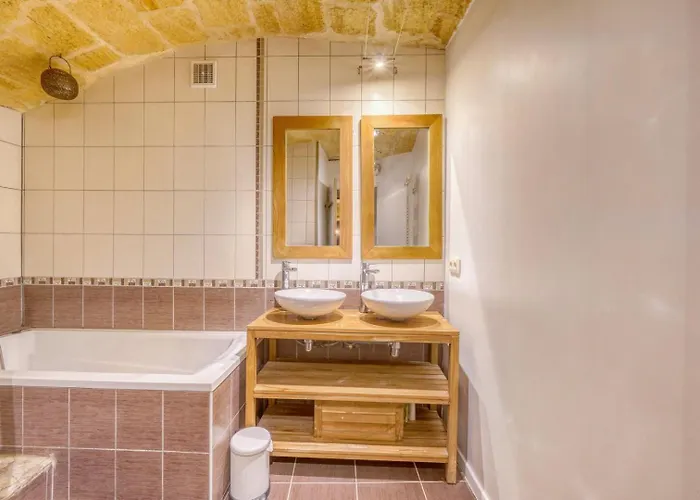 Apartment Loft D'exception Dans Un Ancien Chai Avec Parking Et Terrasse - Coeur De