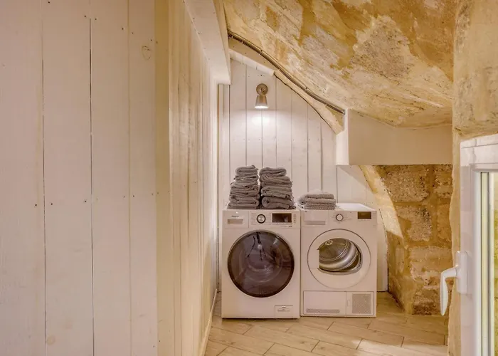 Loft D'exception Dans Un Ancien Chai Avec Parking Et Terrasse - Coeur De Apartment Bordeaux